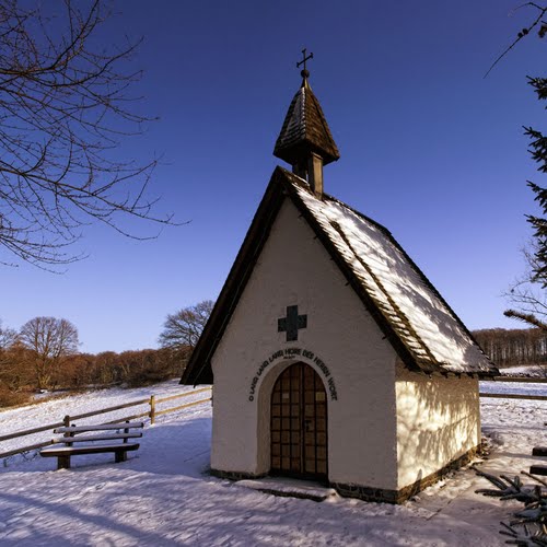Neutscher Kapelle im Schnee
