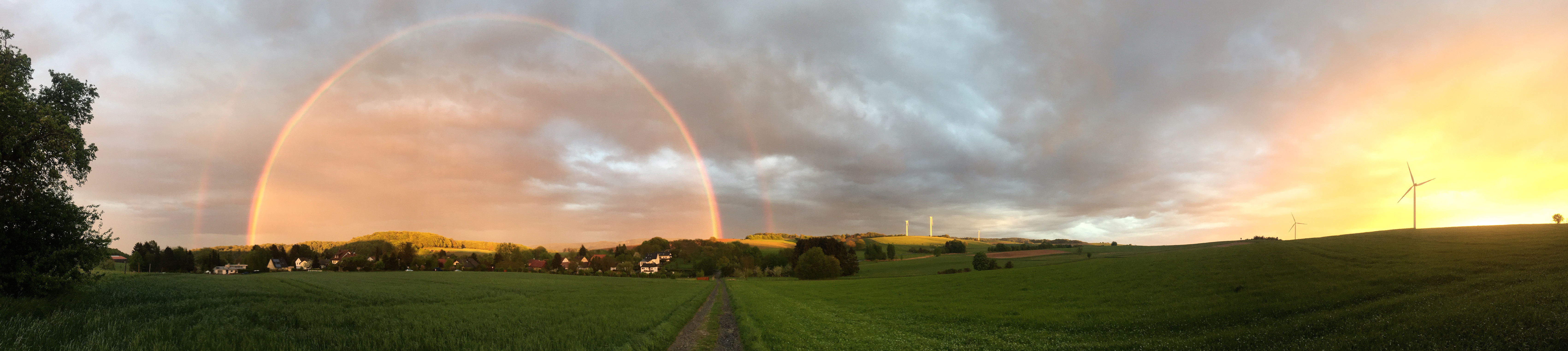 Regenbogen über Neutsch