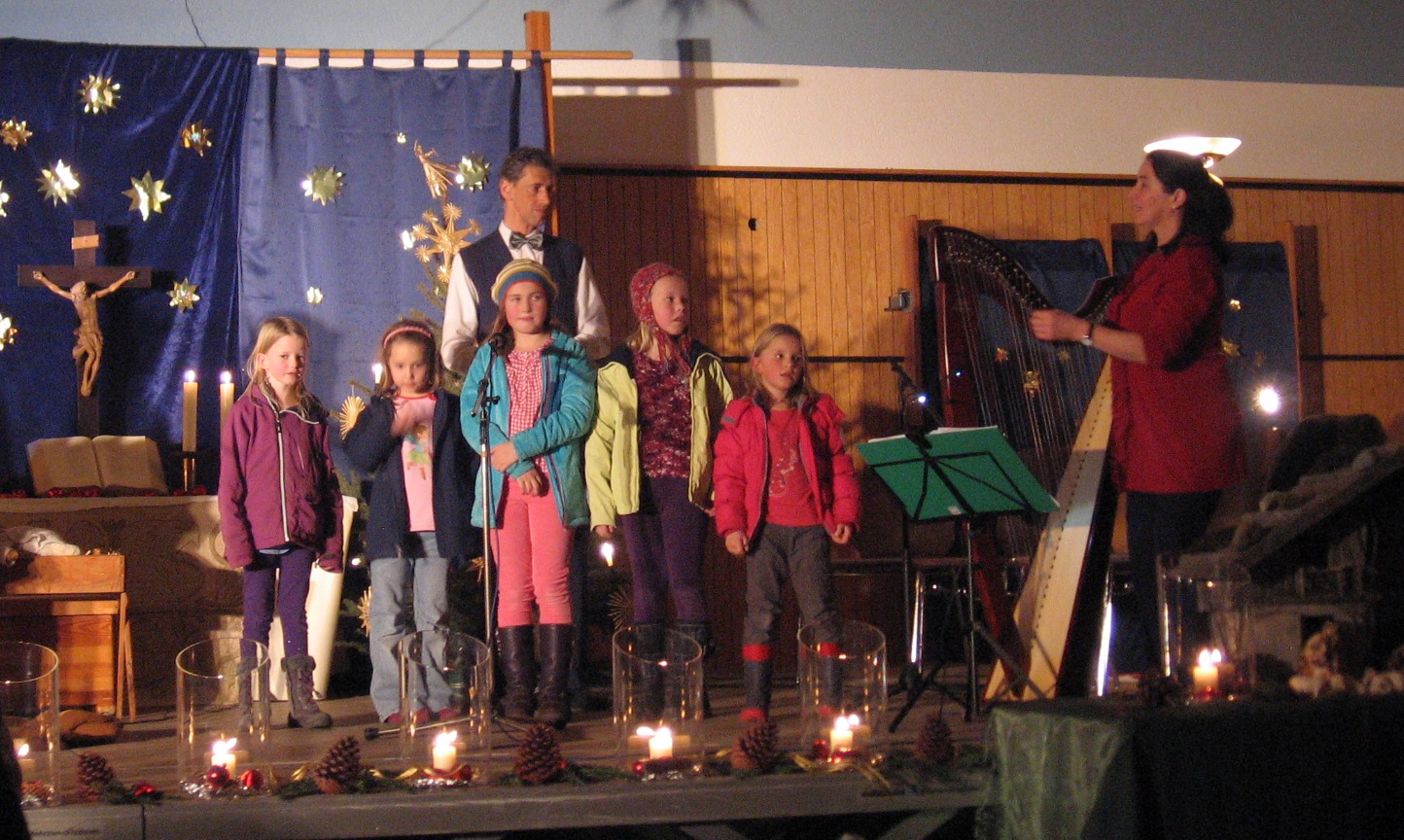 Kinder beim Singen